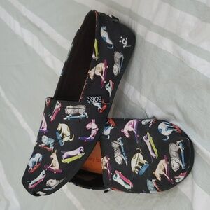 BOBS Dogs Skateboarding Slip-ons Sz 6.5